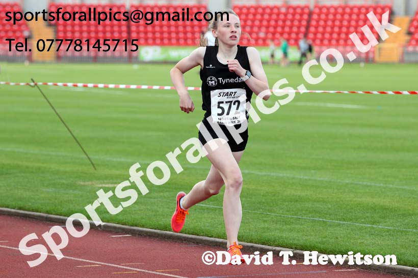Junior graded 800 metres, 2019 North East Grand Prix, Gateshead Stadium. Photo: David T. Hewitson/Sports for All Pics